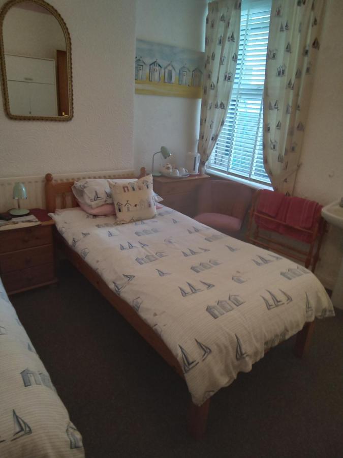 Applebys Guest House Holyhead Eksteriør bilde